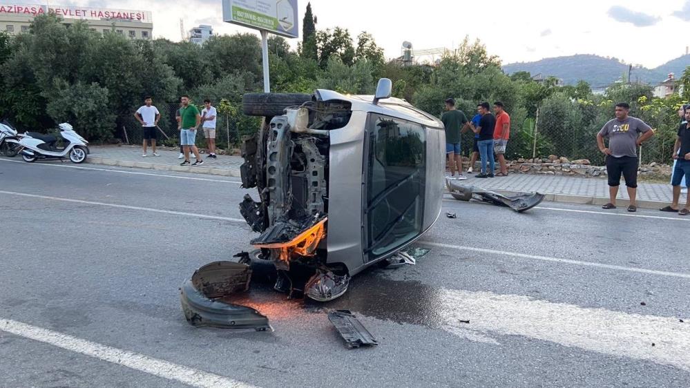 Gazipaşa’da otomobil takla attı