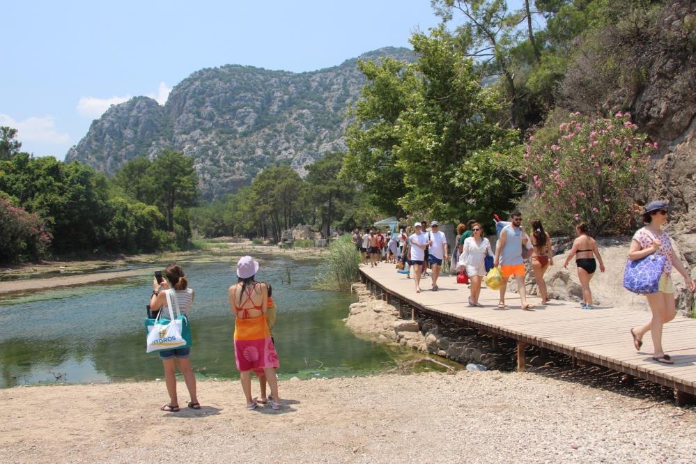 Antalya'nın tarihi mirası turistlerin ilgi odağı olmaya devam ediyor