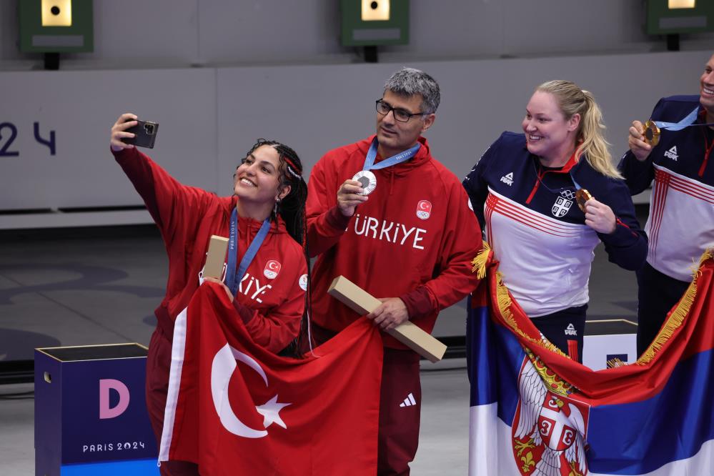 Şevval İlayda Tarhan ve Yusuf Dikeç Gümüş Paris'ten madalya ile dönüyor