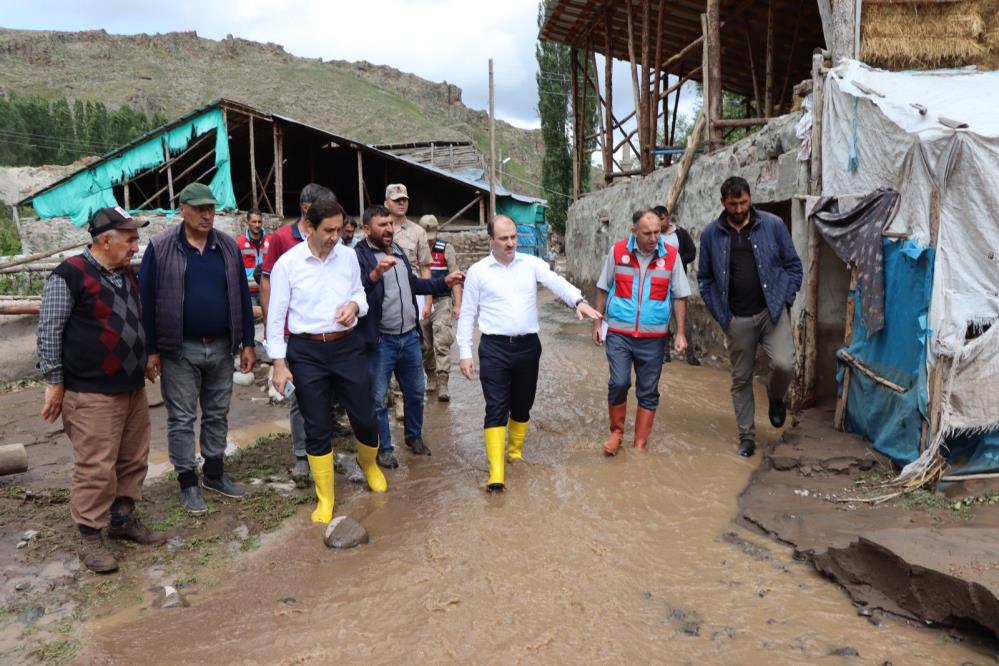 Erzurum'da şiddetli sağanak yağış sel felaketine neden oldu