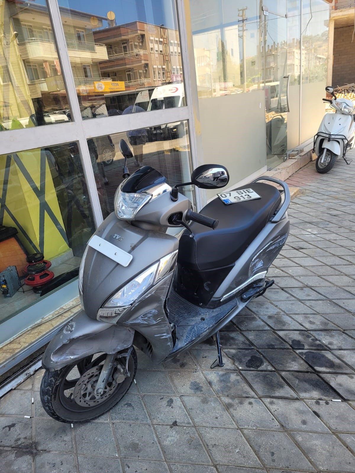 Gazipaşa'da otomobil ile motosiklet çarpıştı: 1 yaralı