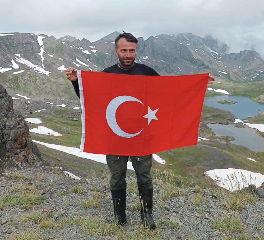 Erzurum'da dağcılar Kaçkar Dağları'nda karda doğa yürüyüşü yaptı