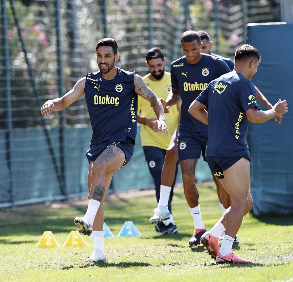 Fenerbahçe'de Adana Demirspor maçının mesaisi başladı