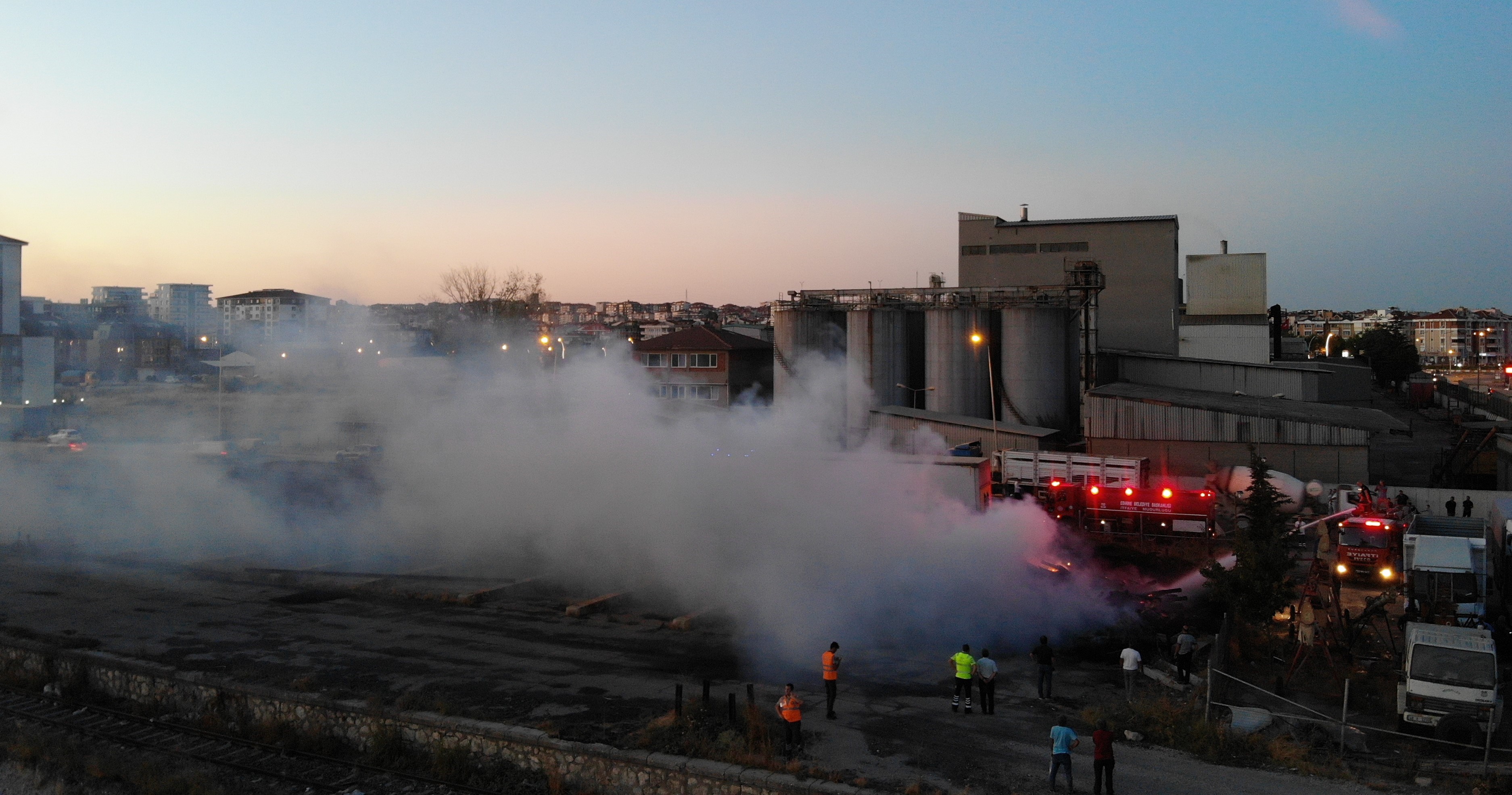 Edirne’de tren istasyonu şantiyesinde yangın!