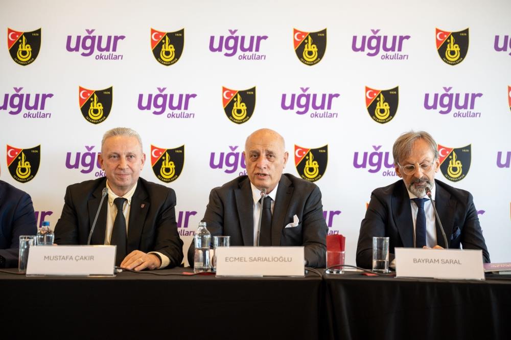 İstanbulspor ve Uğur Okulları sponsorluk anlaşması imzaladı