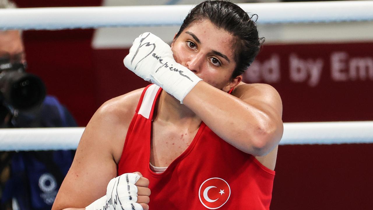 Busenaz Sürmeneli Paris 2024 Olimpiyatları'nda çeyrek finale yükseldi