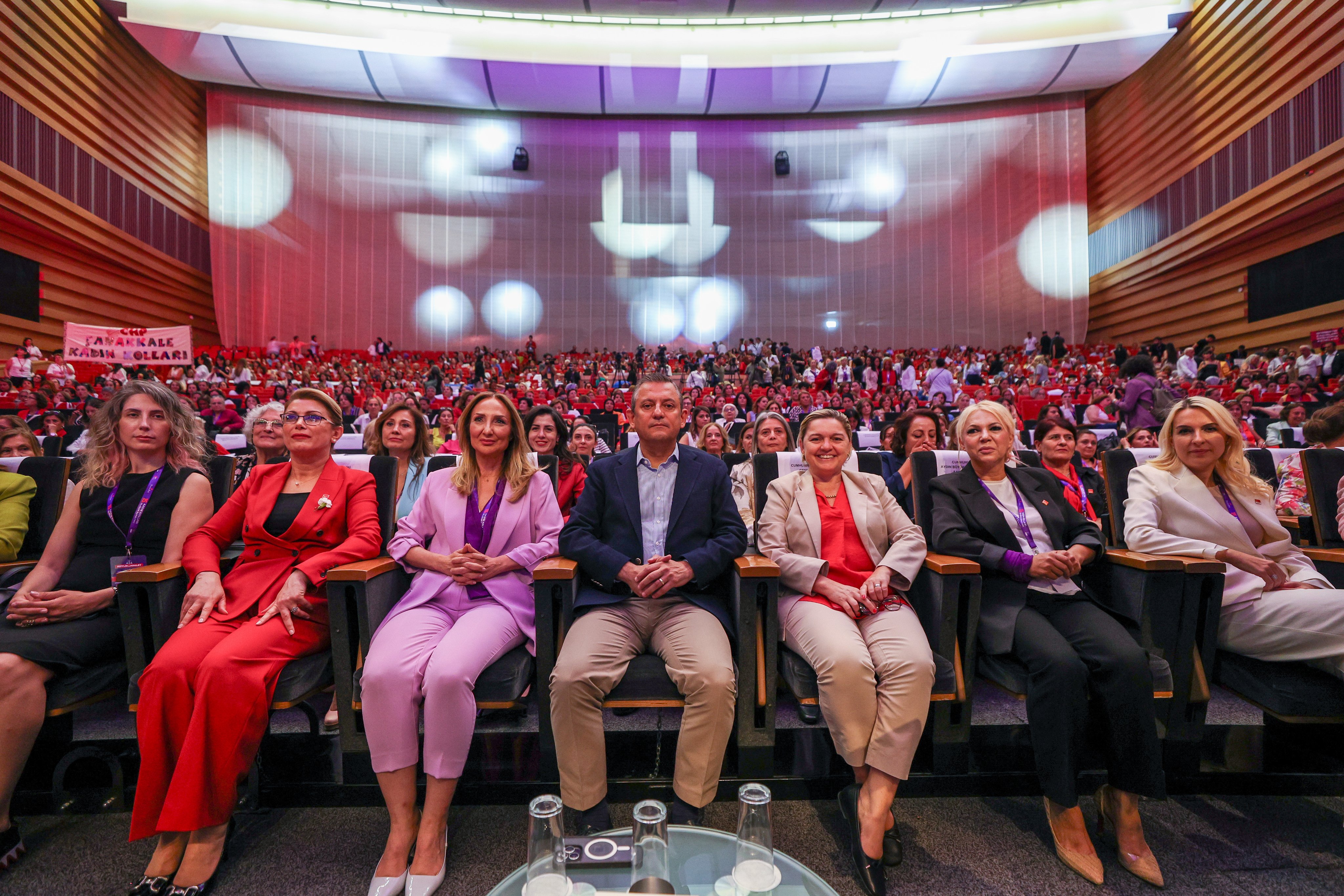 CHP Genel Başkanı Özgür Özel: "Eşit temsili bu ülkeye biz getireceğiz!"