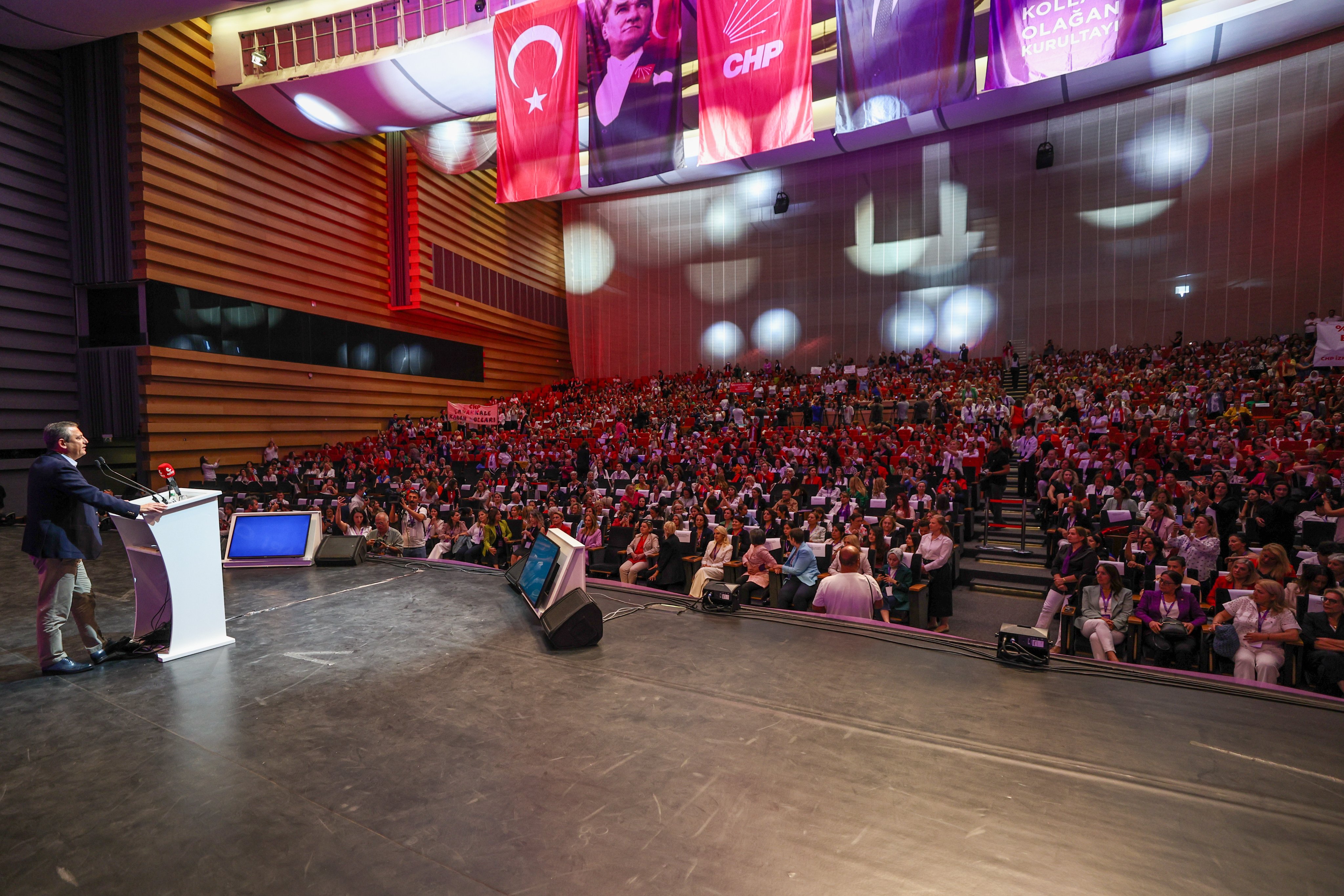 CHP Genel Başkanı Özgür Özel: "Eşit temsili bu ülkeye biz getireceğiz!"