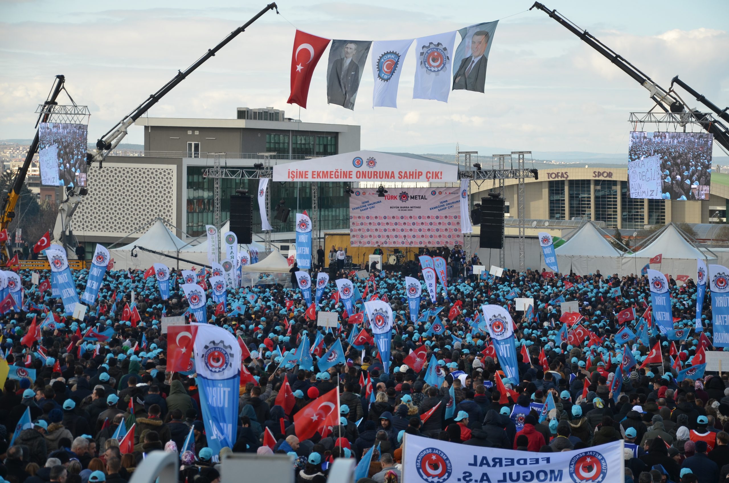 Uçurumdan düşen orta direk için alanlara! 