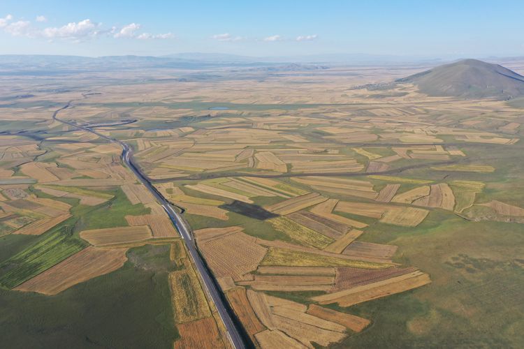 Kars Ovası doğal güzelliğiyle büyülüyor