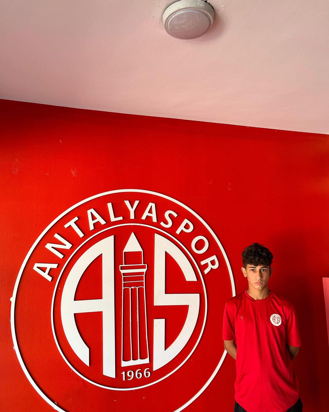 Antalyaspor Gölcük Karadenizspor’dan iki genç yıldızı transfer etti