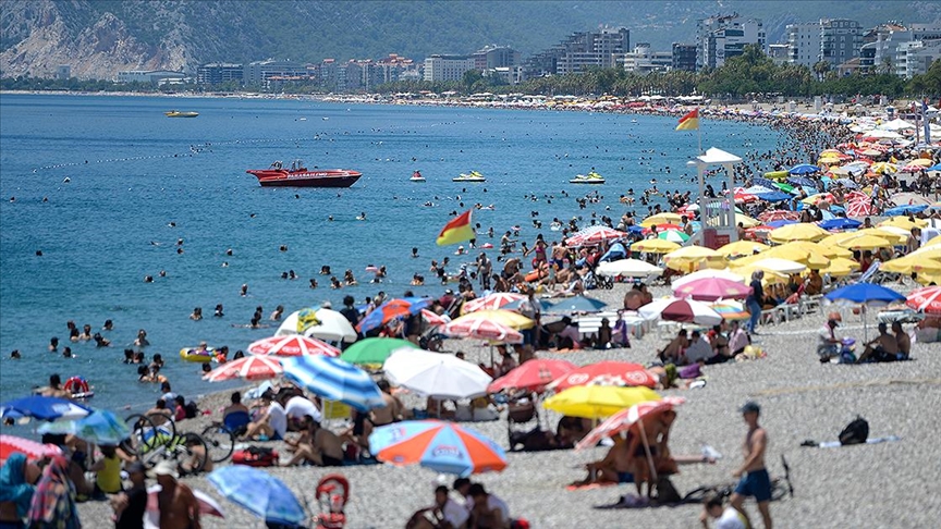 Türkiye'yi Afrika sıcakları sarıyor: Antalya'da sıcaklıklar rekor kıracak