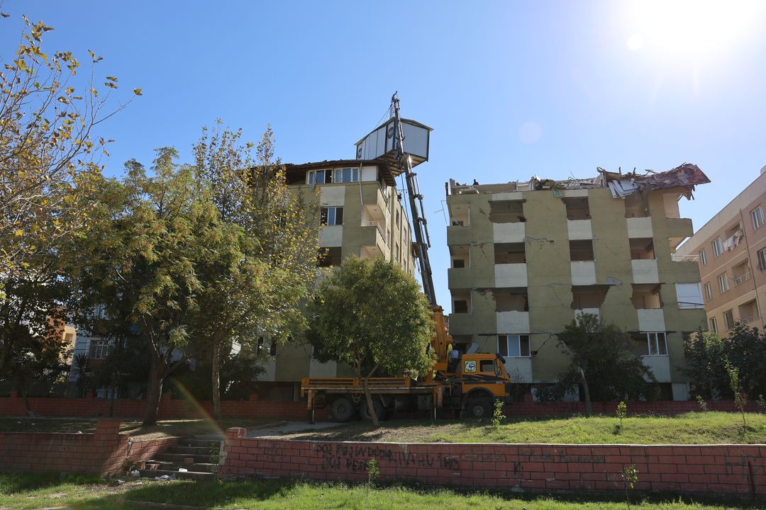 300 Güvercin İçin 5 Katlı Apartmana Konteyner Kondurdu 6