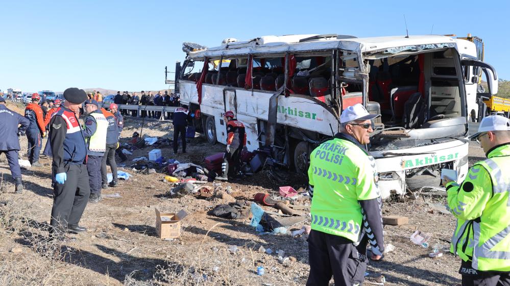 Aksaray'da Şarampole Uçan Otobüs Şoförü Konuştu: ''Sabah güneşi gözümü aldı''