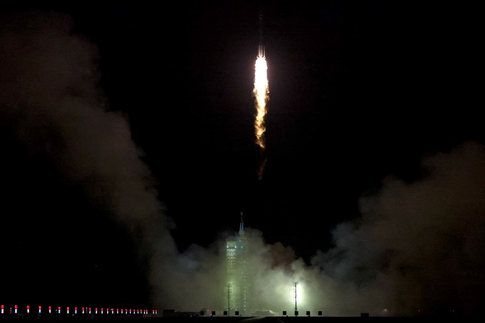 Çin’in 14. Mürettebatlı Uzay Görevi Shenzhou-19 Tiangong Uzay İstasyonu'na Ulaştı