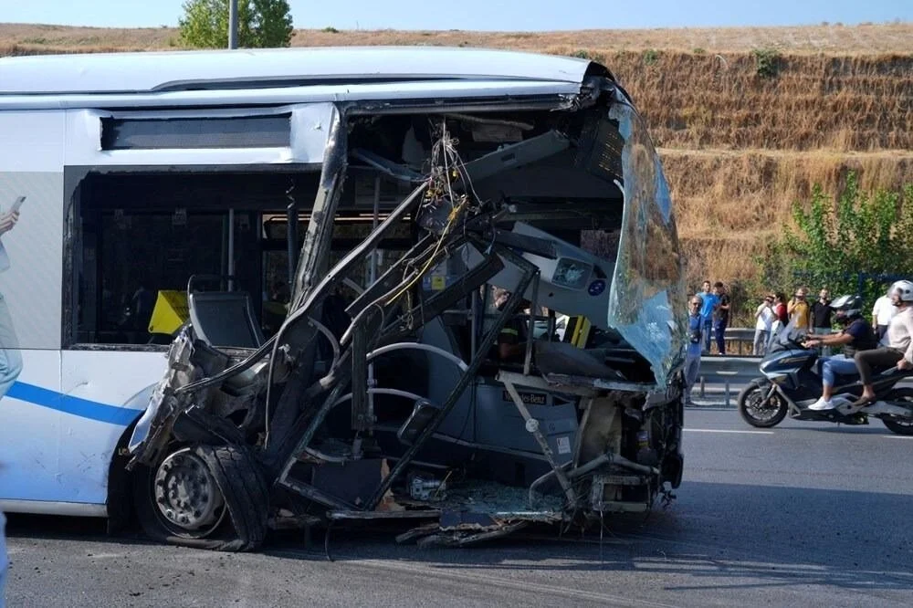 İstanbul'da 1 Kişinin Öldüğü Metrobüs Kazasında İstenilen Cezalar Belli Oldu