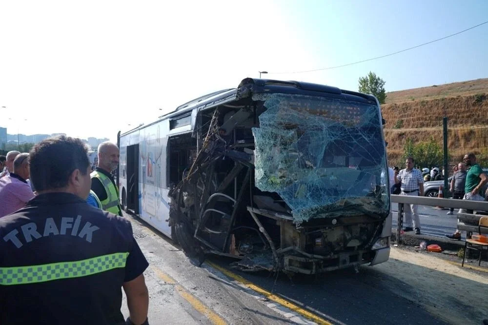 İstanbul'da 1 Kişinin Öldüğü Metrobüs Kazasında İstenilen Cezalar Belli Oldu