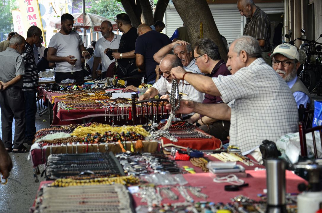 Mersin'de Her Perşembe Tespih Pazarı Kuruluyor 4