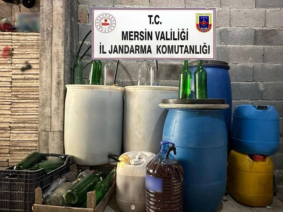 Mersin'de Sahte İçki Operasyonu 640 Litre Ele Geçirildi 2