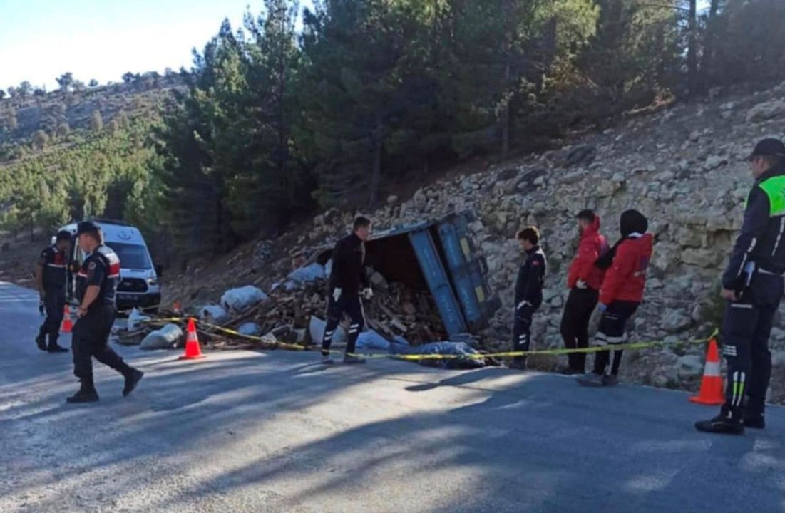 Mersin'de Traktör Kazası Yaşlı Çifti Ayırdı! 3