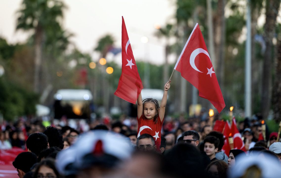 Mersinli Gençler 101 Metrelik Türk Bayrağıyla Yürüdüler 4