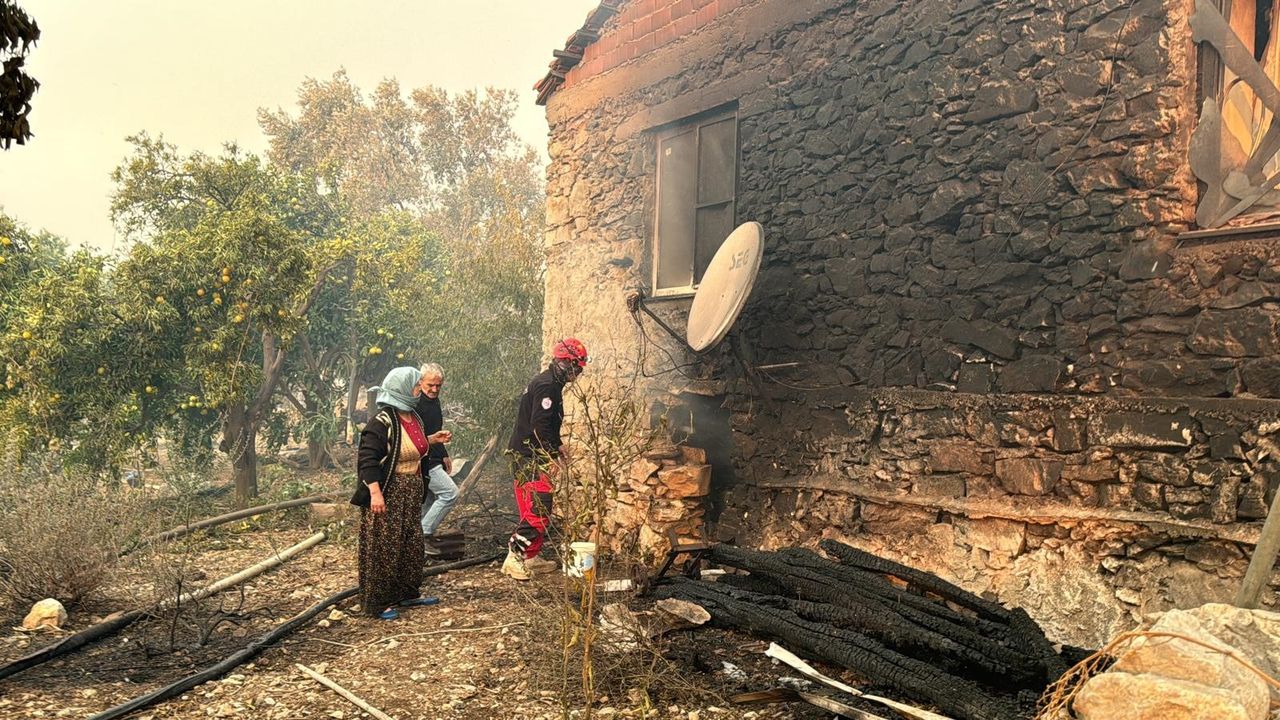 Muğla Ormanları Yanıyor! 4 Bölgede Yangın Çıktı 2