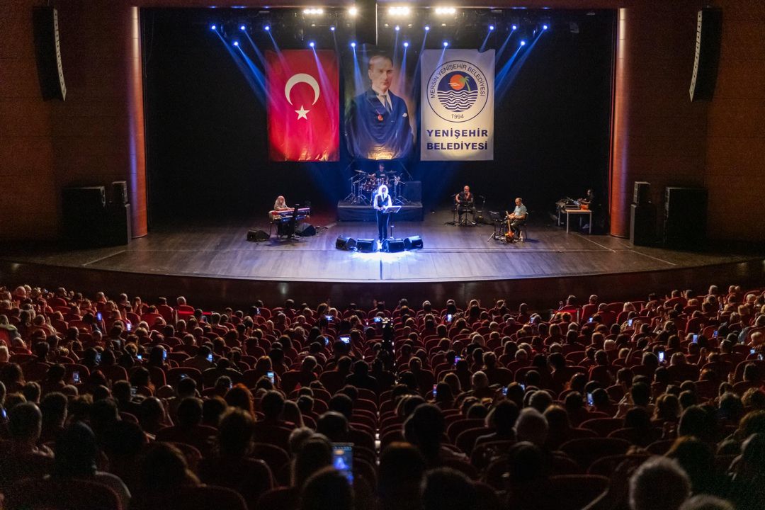 Suavi Cumhuriyet Konserinde Mersinlilerle Buluştu 2