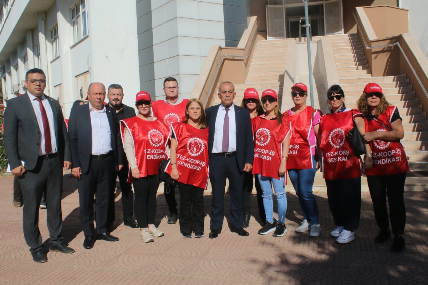 Tez-Koop-İş Sendikası’ndan Akdeniz Üniversitesi’ndeki İşçi Kıyımına Tepki