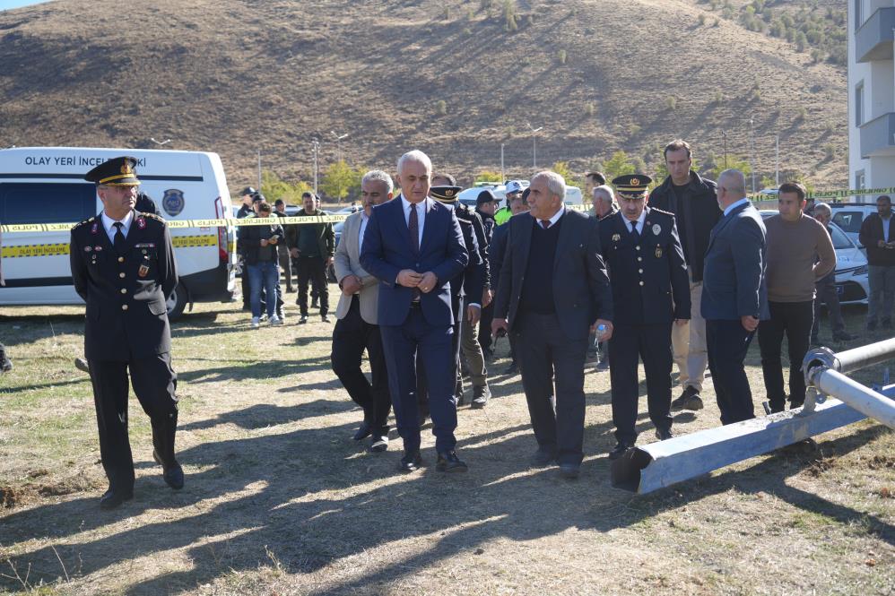 Van Gölü Ekspresi Muş'ta Beton Mikserine Çarptı