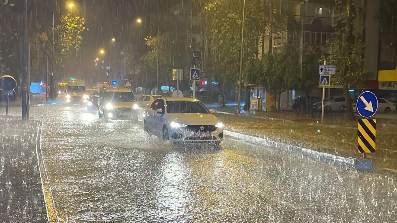 Antalya ve Çevre İller Yağışlı Hava Etkili Olacak