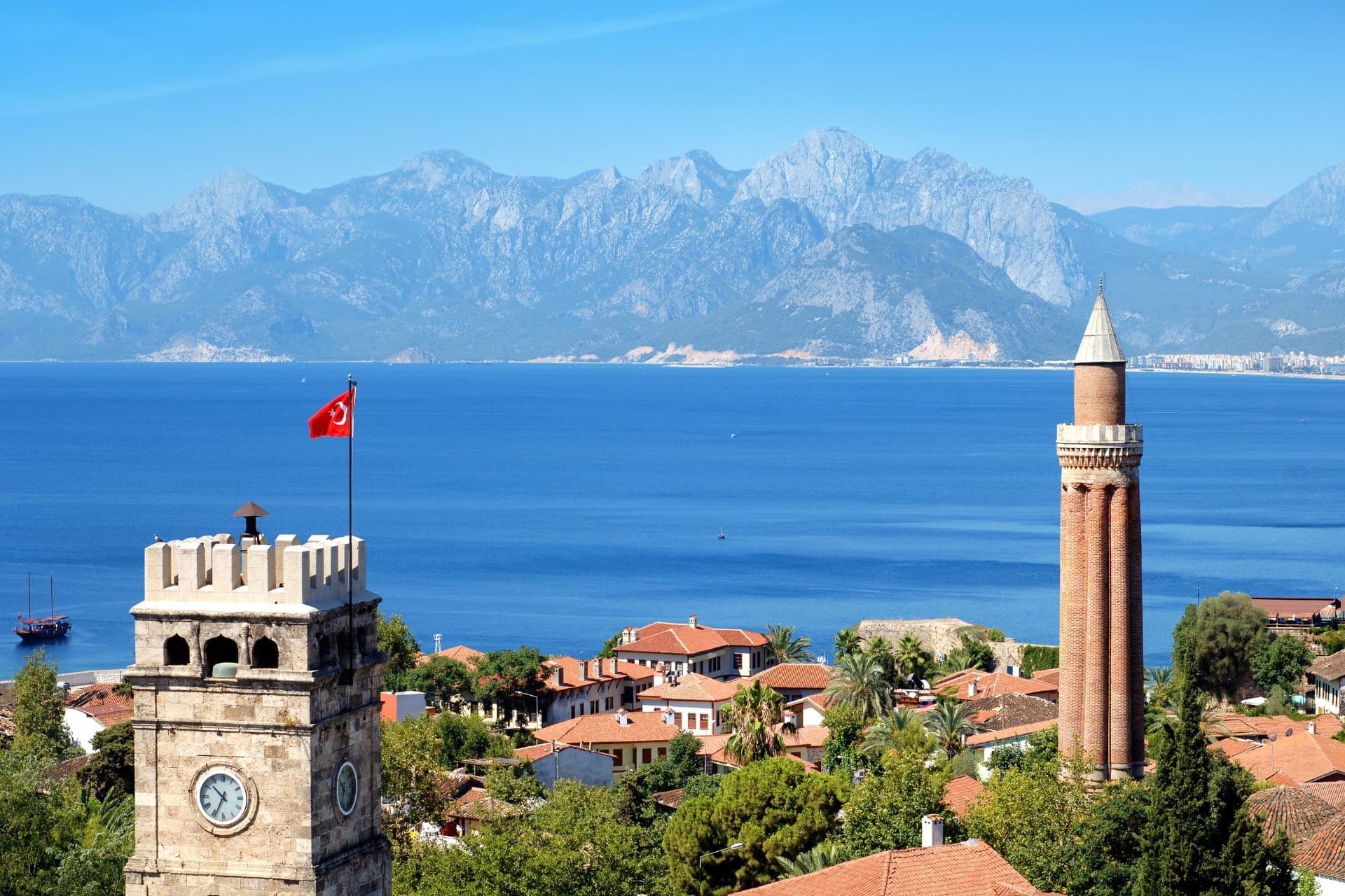 Antalya ve Çevre İllerde Güneşli Sıcak Bir Gün Olacak