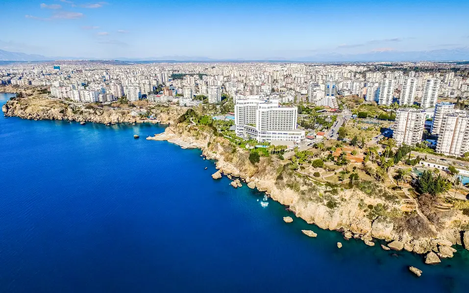 Antalya ve Çevre İllerde Parçalı Bulutlu Açık Hava Hakim Olacak