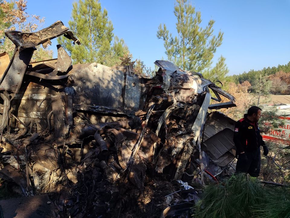 Burdur'da Freni Patlayan Hafriyat Kamyonu Uçuruma Düştü  5