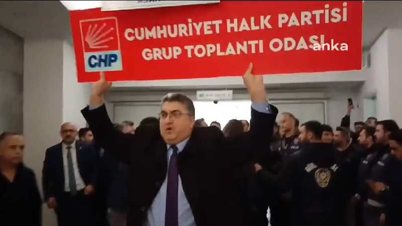 Esenyurt Belediyesi'nde CHP'li Meclis Üyeleri Belediyeye Alınmadı