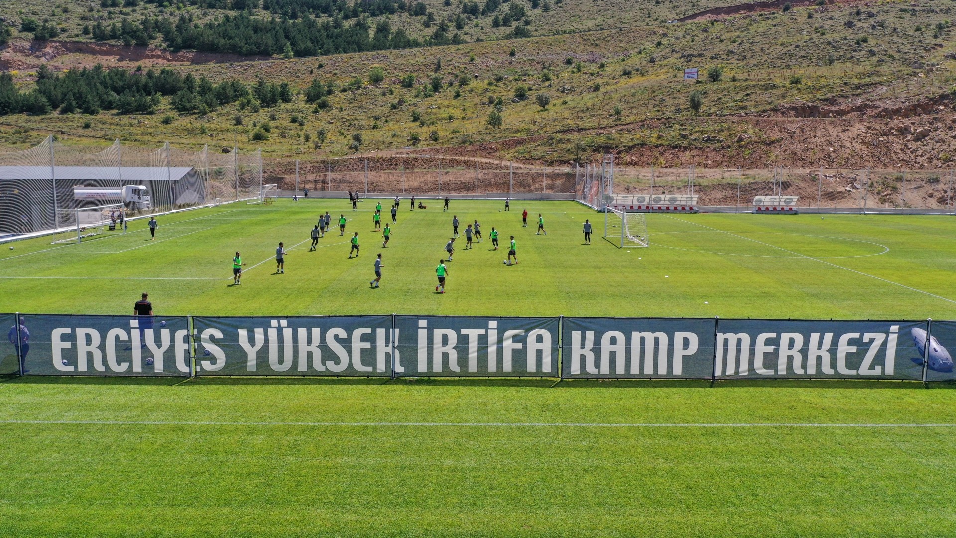 Erciyes Yüksek İrtifa Kamp Merkezi'ne TFF Başkanı'ndan Övgü