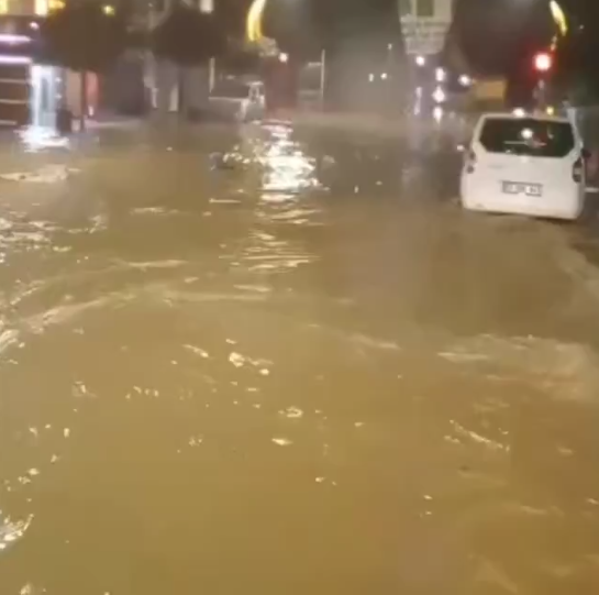 Antalya Serik Yoğun Yağış Sonrası Sel Oldu