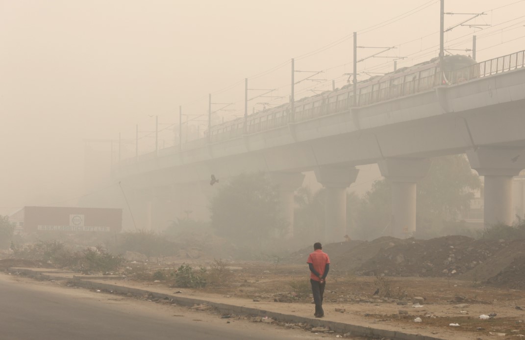 Hindistan Yeni Delhi’de Okullar Kapatıldı