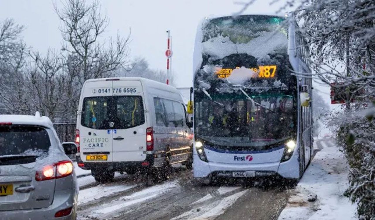 İngiltere'yi Bert Fırtınası Vurdu