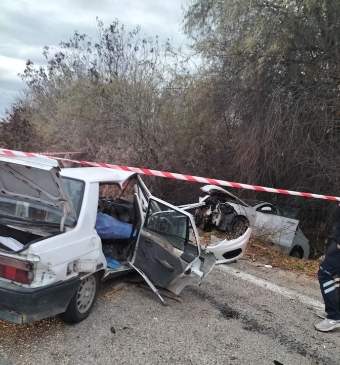 Konya'da Feci Kaza! Otomobiller Çarpıştı 2 Ölü 3 Yaralı 2