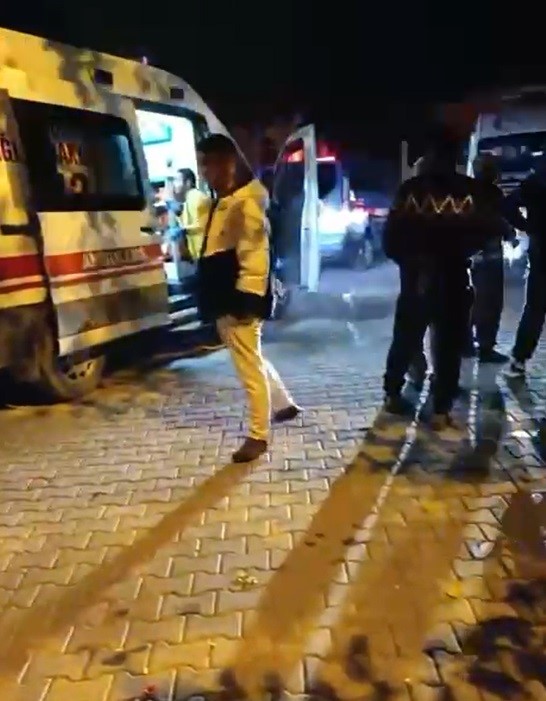 Mersin Tarsus’ta Yerel Seçim Çatışması 1'I Ağır 4 Yaralı  3