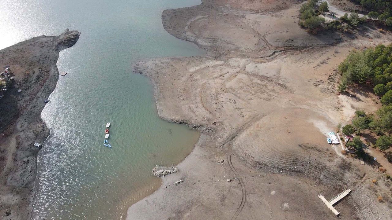 Muğla'da Kuraklık Krizi! Ula Göleti'nin Suları 50 Metre Çekildi 3