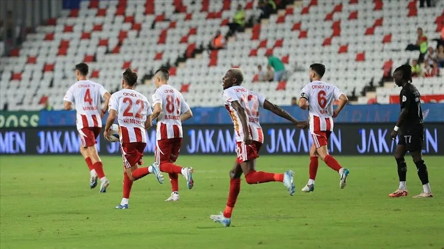 Samsunspor Antalyaspor Maçı Ne Zaman Saat Kaçta Hangi Kanalda? Muhtemel 11'ler