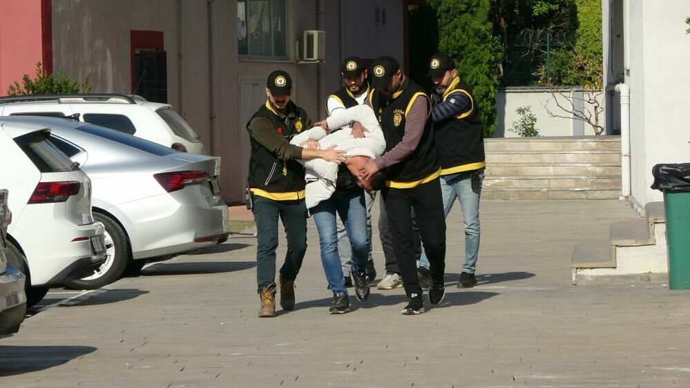  Adana'da Maskeli Saldırgan Uzman Çavuş Çıktı