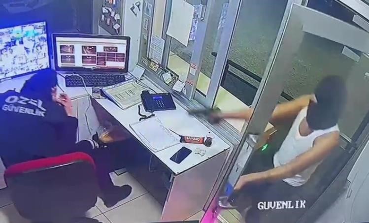  Adana'da Maskeli Saldırgan Uzman Çavuş Çıktı