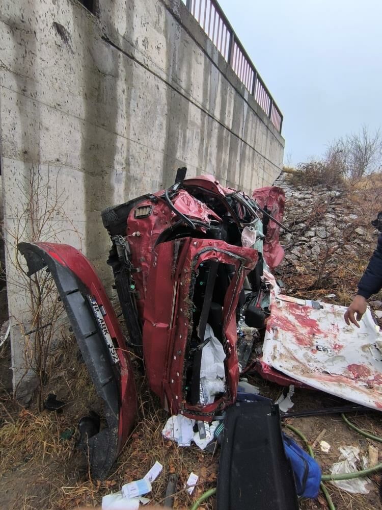 Ankara'da Şarampole Uçan Araçta Bir Aile Hayatını Kaybetti