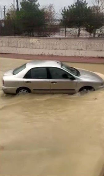 Antalya Büyükşehir'de Sel Baskını Alarmı! Serik Ve Manavgat İçin Ekipler Devrede  3