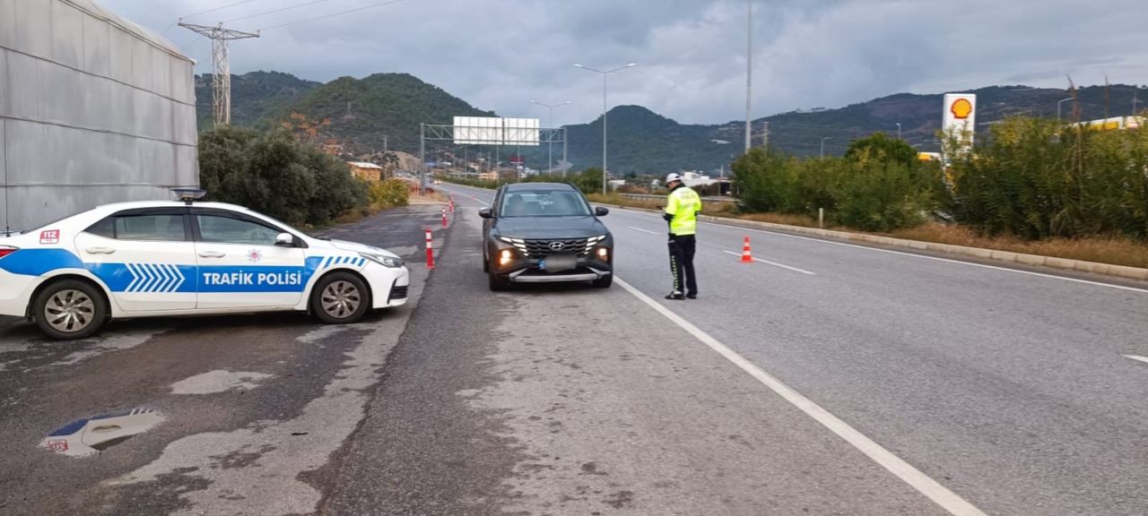 Antalya Emniyeti Sürücülere Göz Açtırmadı 41 Bin Araçtan 11 Binine Ceza  3