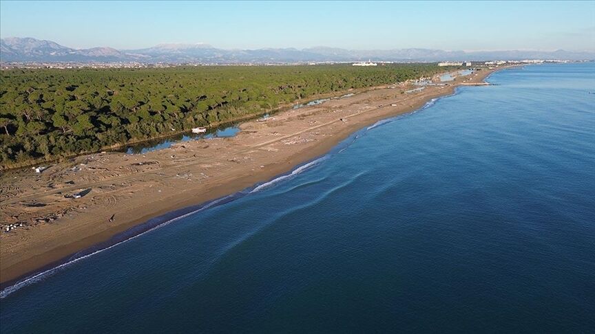 Antalya Kumköy Sahili Çardaklardan Temizlendi