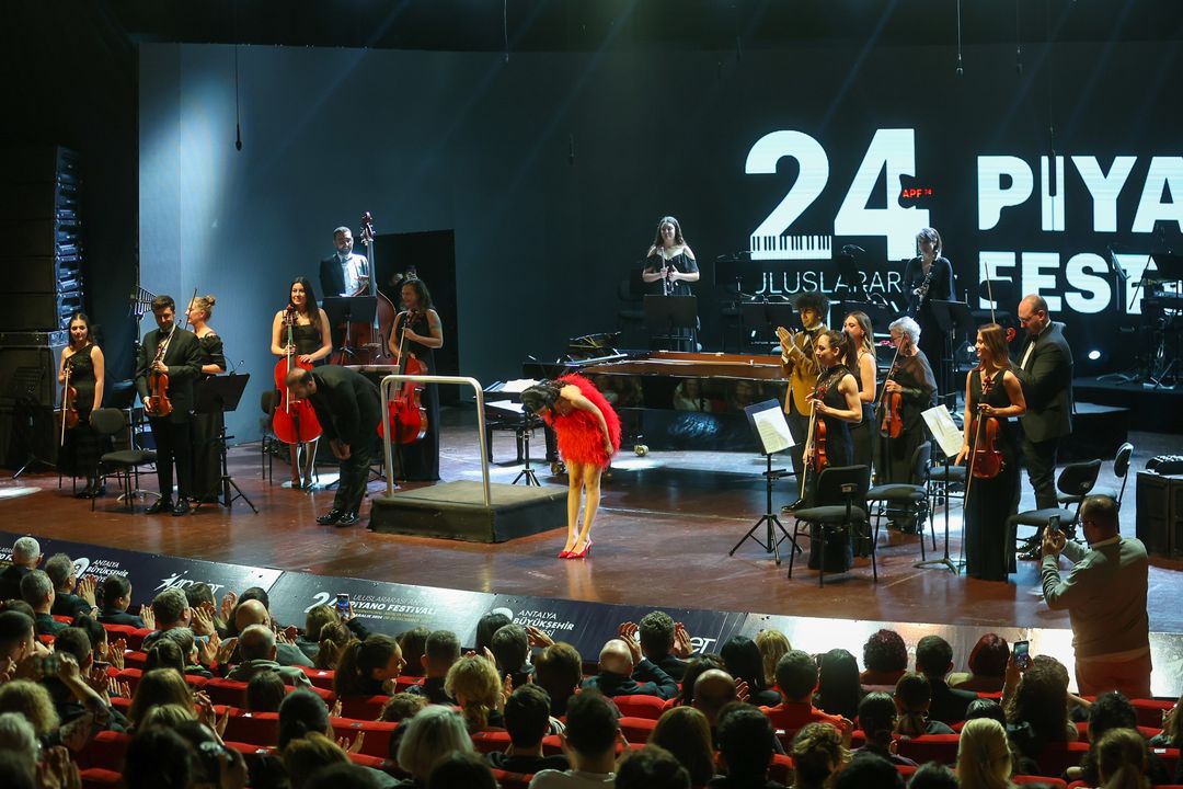 Antalya'da Agora Senfoni Orkestrası Sokak Hayvanları İçin Konser Verdi 5