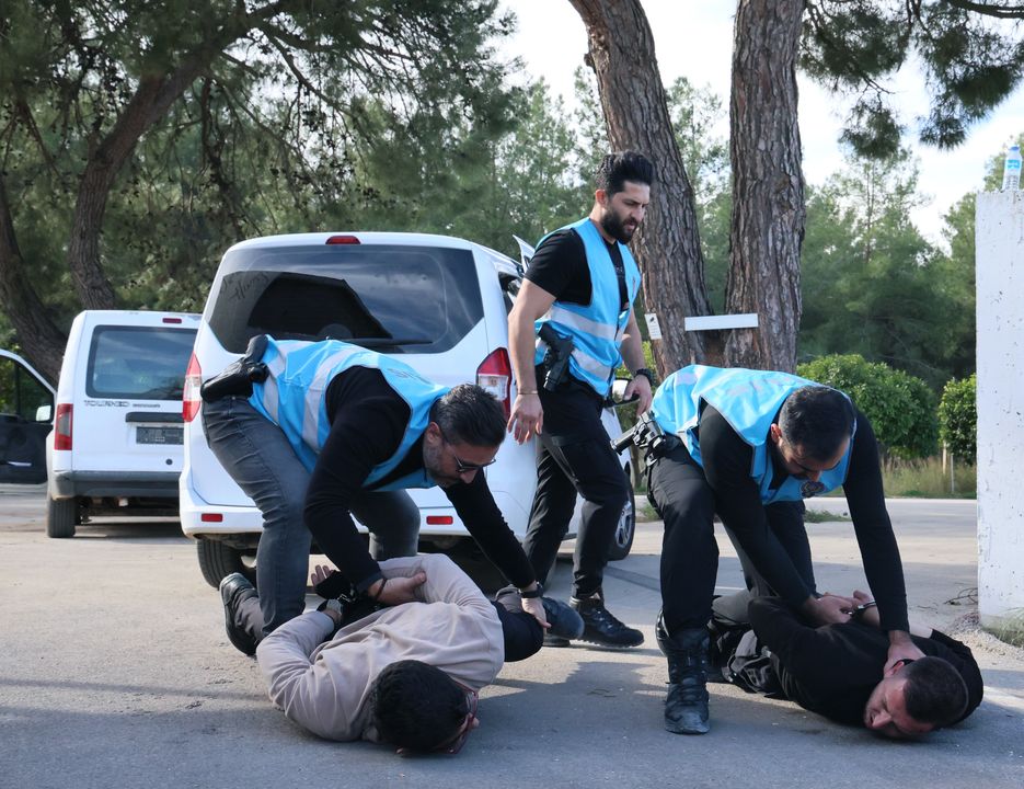 Antalya'nın Lara Croft'ı! Kadın Polis Karanlıkta Hedefi 12'Den Vuruyor 8